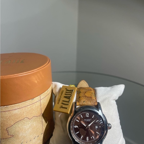 Watch - Picture 3 of 4